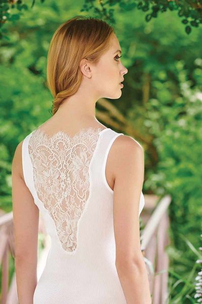 Smanicata bianca in filo costine con pizzo
