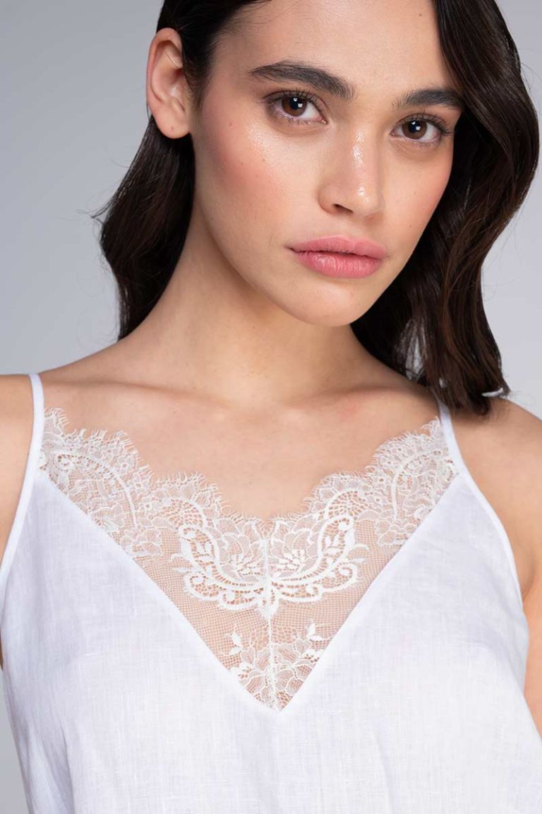 Top in lino e pizzo
