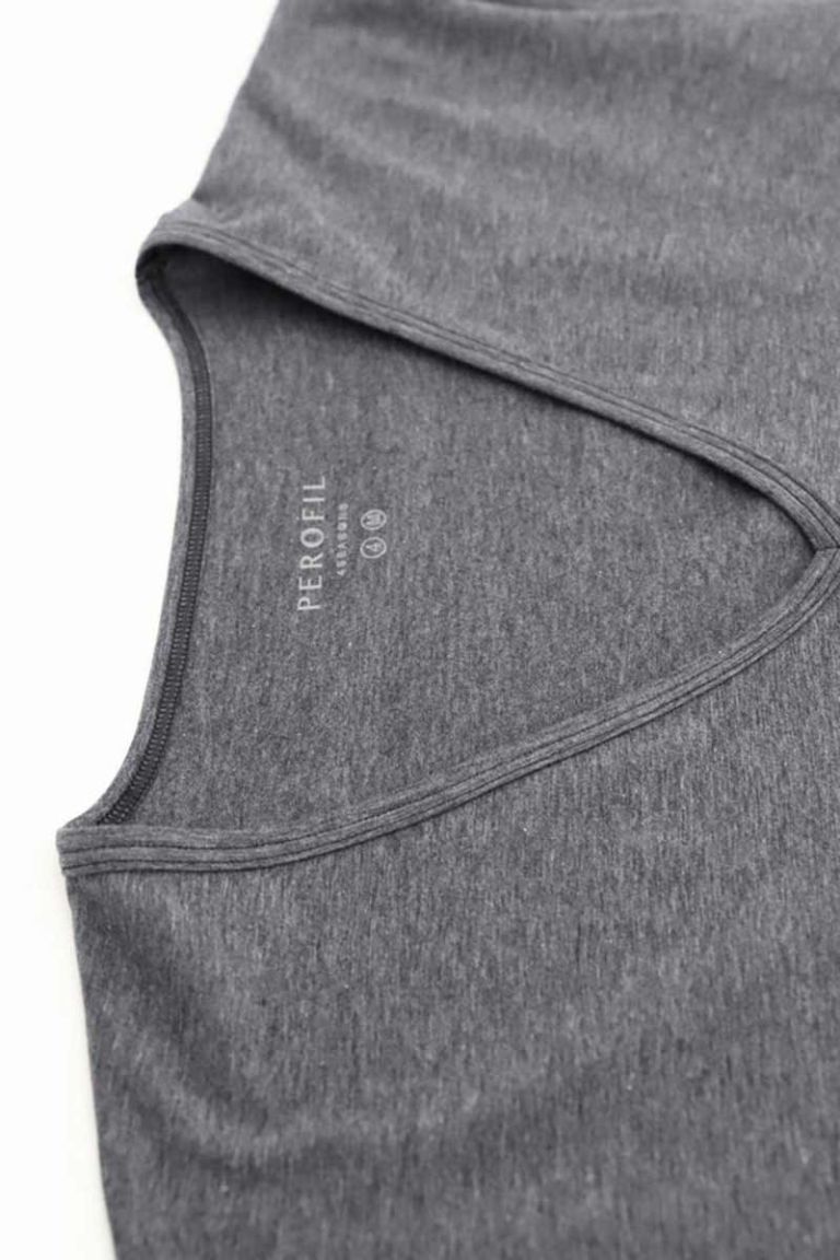 T-shirt grigia scollo V 4 Seasons