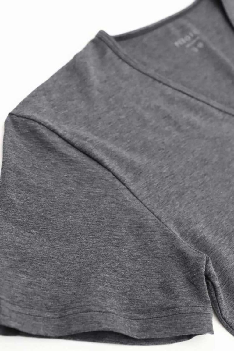 T-shirt grigia scollo V 4 Seasons