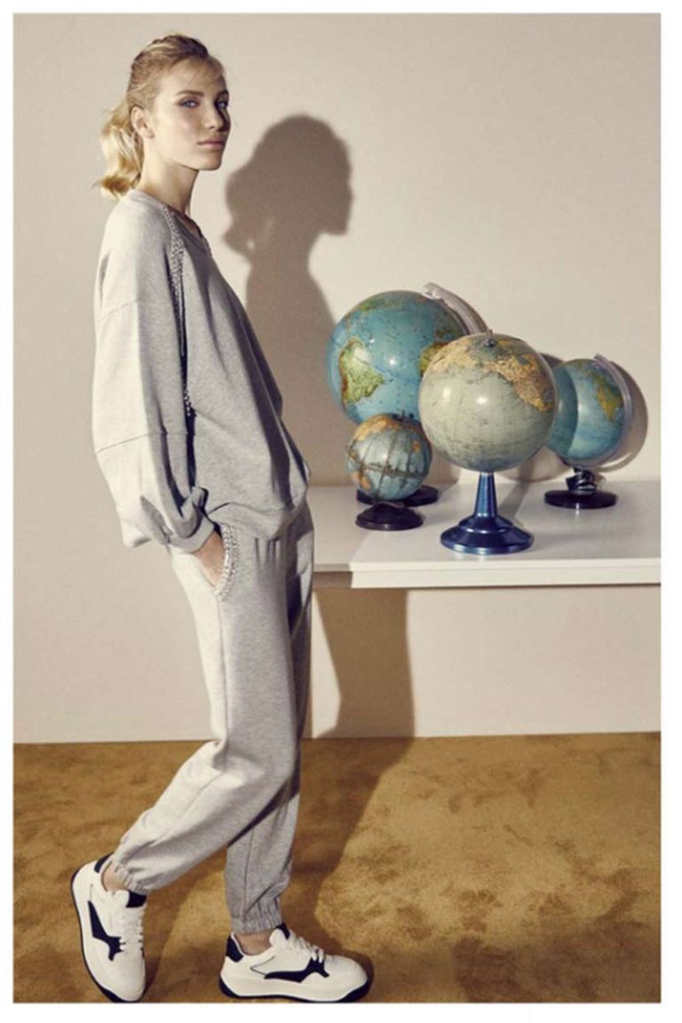 Felpa con catene di strass e perle