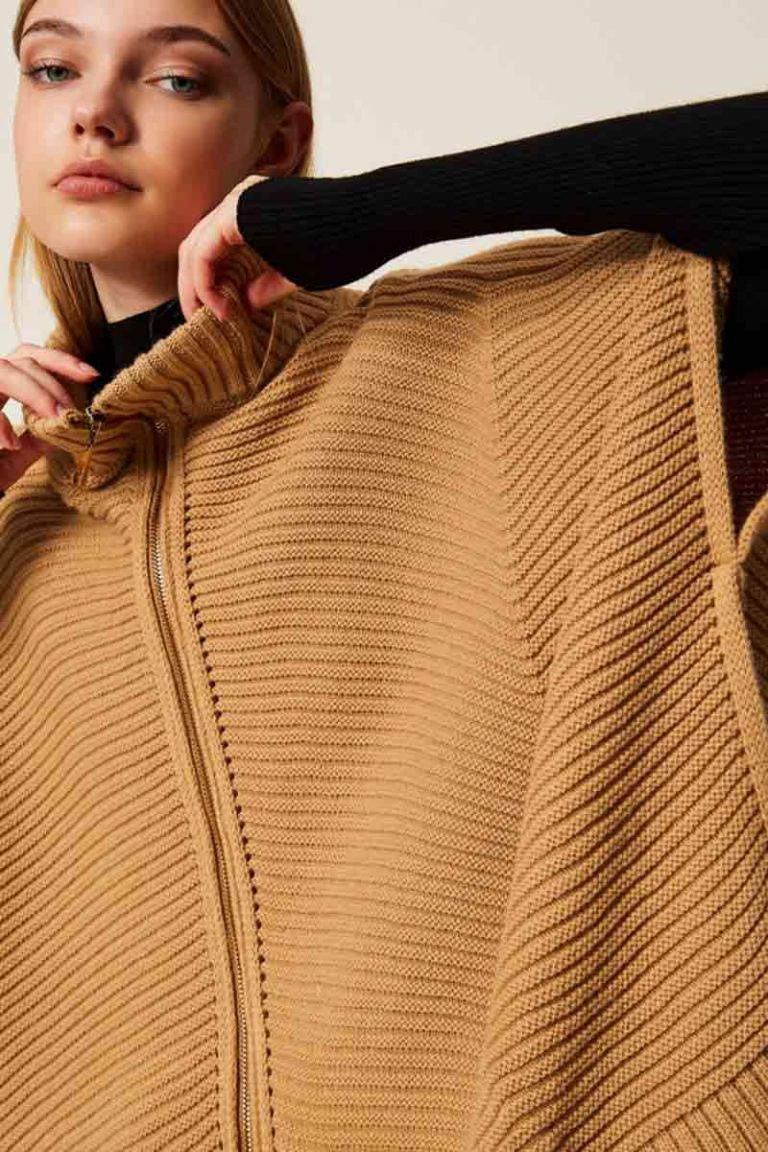Poncho in maglia con zip Twinset