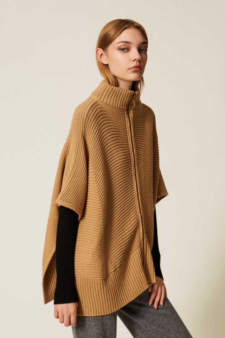 Poncho in maglia con zip