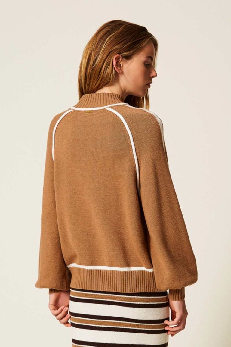 Maglia con profili a contrasto