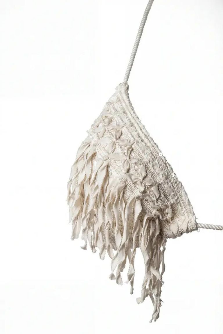 Bikini triangolo a rete con frange