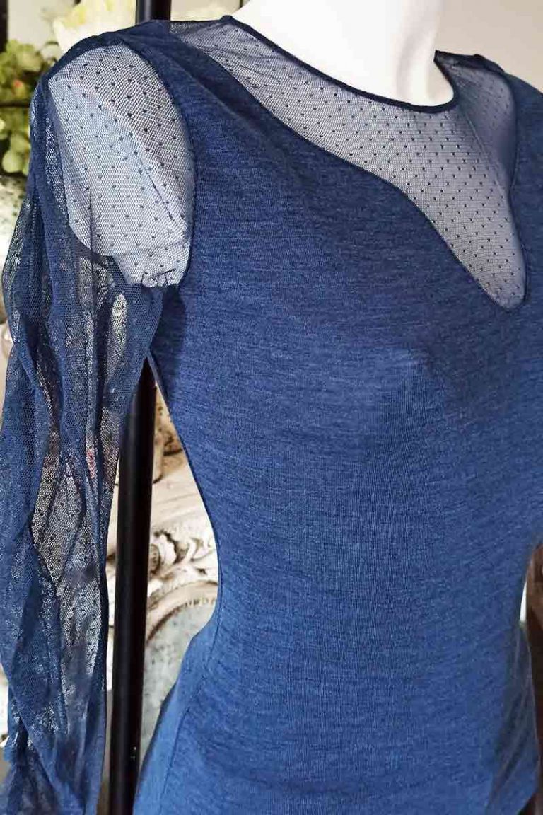 Maglia manica lunga costine in lana e seta con pizzo su tulle plumetis