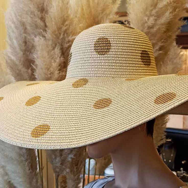 Cappello falda larga